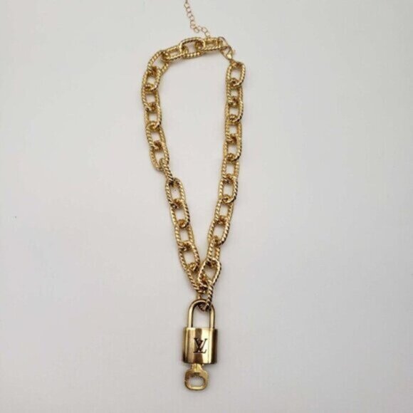 Authentic Louis Vuitton Lock & Key Gold with Unbranded Plated Chain Necklace - Picture 6 of 10
